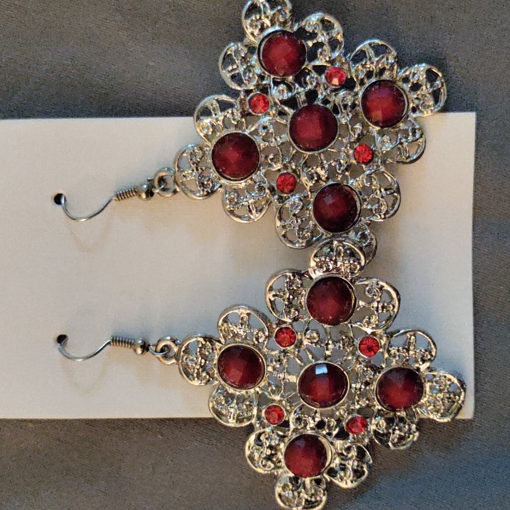 Earrring - Picture 2 of 3